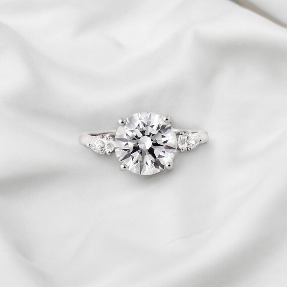 3 Carat Lab Grown Diamond Ring - Picture 1 of 8